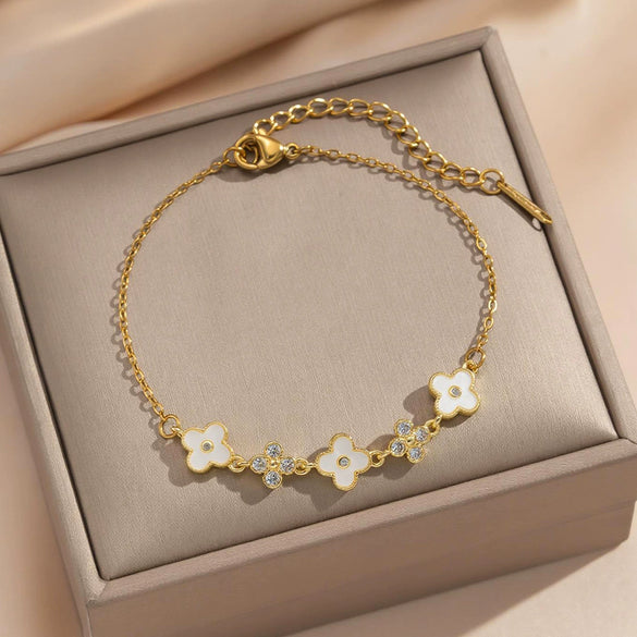 Wholesale Women's Gold Plated Geometric Titanium Steel And Copper Splicing Bracelet With Flower And Leaf Patterns