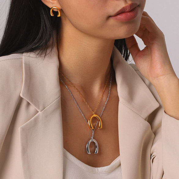 Wholesale Women's Gold Plated Ushaped Stainless Steel Pendant Necklace And Earrings Jewelry