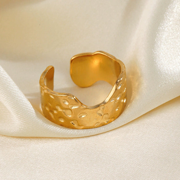 Wholesale Women's Hammered Stainless Steel Open Adjustable Ring With Geometric Pattern 18K Gold Plated