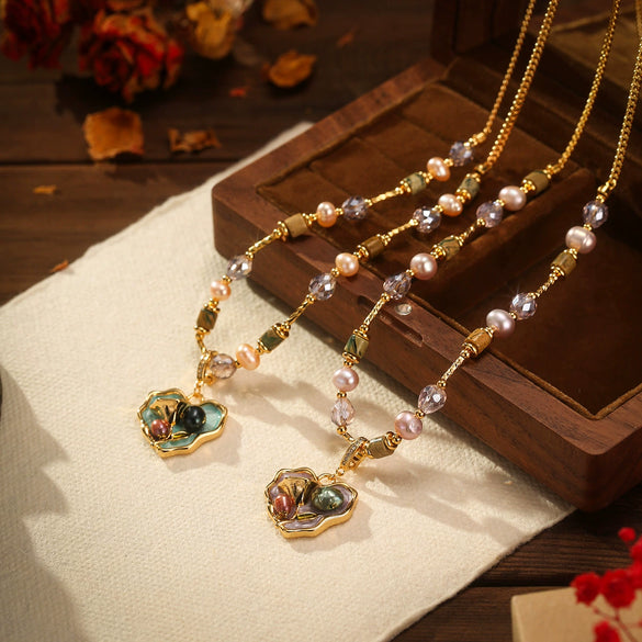 Wholesale Women's Handmade Beaded Clavicle Chain Necklace With Freshwater Pearl And Copper In Geometric And Heart Shape