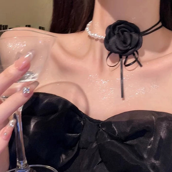 Wholesale Women's Handmade Flower Shaped Imitation Pearl And Alloy Choker Accessories