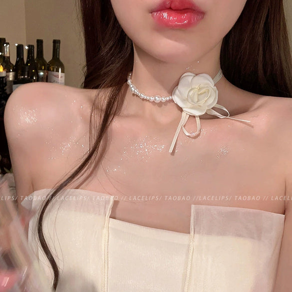 Wholesale Women's Handmade Flower Shaped Imitation Pearl And Alloy Choker Accessories