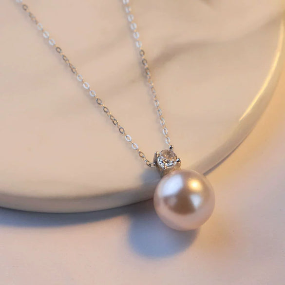Wholesale Women's Handmade Natural Pearl Geometric Pendant Necklace Clavicle Chain Light Luxury Style