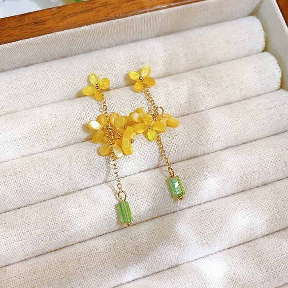 Wholesale Women's Handmade Plastic And Resin Flowershaped Tassel Earrings Little Fresh Style