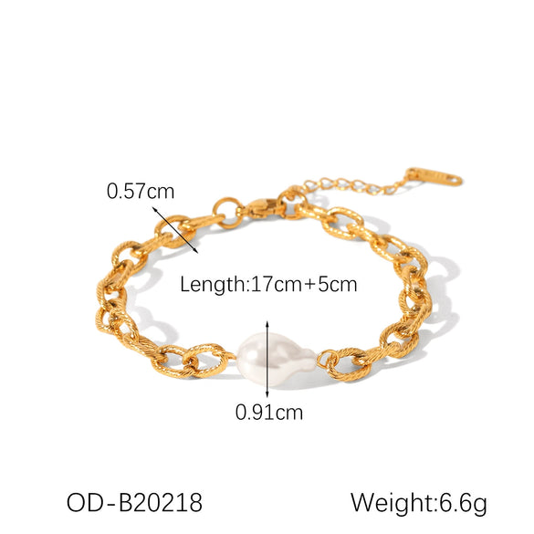 Wholesale Women's Handmade Stainless Steel Twist Chain Bracelet With Geometric Wave Pattern And Electroplating
