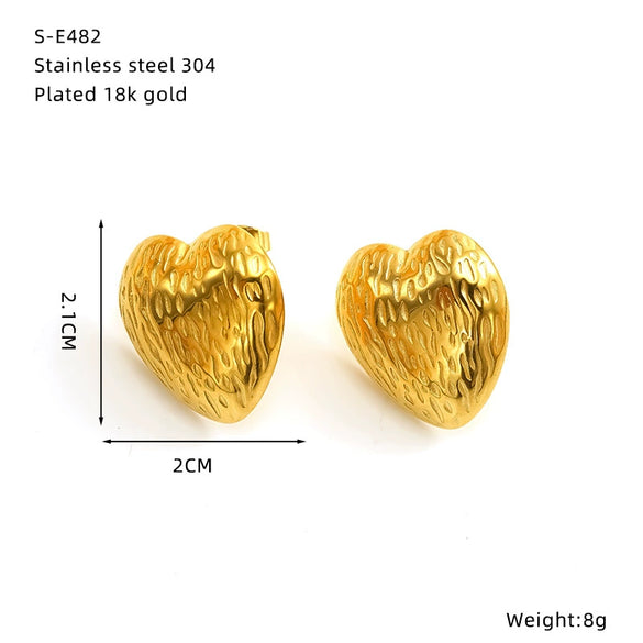 Wholesale Women's Heart Shape Titanium Steel Electroplated Earrings With Retro Design