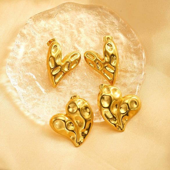Wholesale Women's Heart Shape Titanium Steel Electroplated Earrings With Retro Design