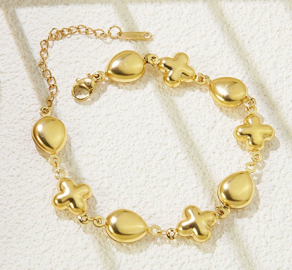 Wholesale Women's Heart Shaped Geometric Diamond Pattern Real Gold Plated Stainless Steel And Titanium Steel Bracelet For Office Ladies