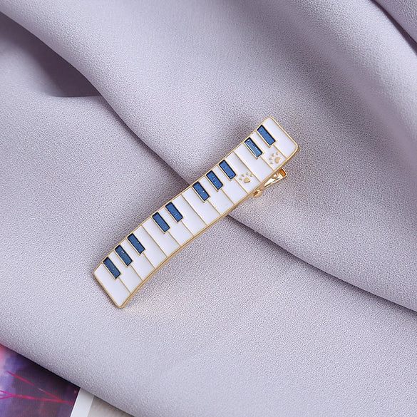 Wholesale Women's Heart Shaped Music Cat Zinc Alloy Electroplated Side Clip Hairpin