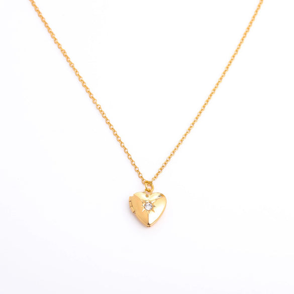 Wholesale Women's Heartshaped Copper And Titanium Steel Necklace With Diamond Design And Cross Chain
