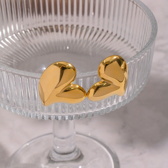 Wholesale Women's Heartshaped Stainless Steel Earrings With Vacuum Real Gold Plating In Pvd Furnace