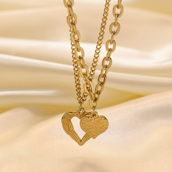 Wholesale Women's Heartshaped Titanium Steel Electroplated Necklace With O Word Chain