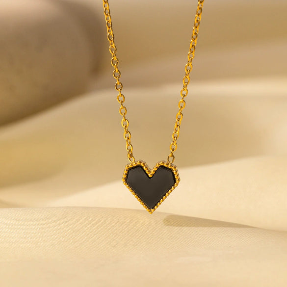 Wholesale Women's Heartshaped Titanium Steel Electroplated Necklace With O Word Chain