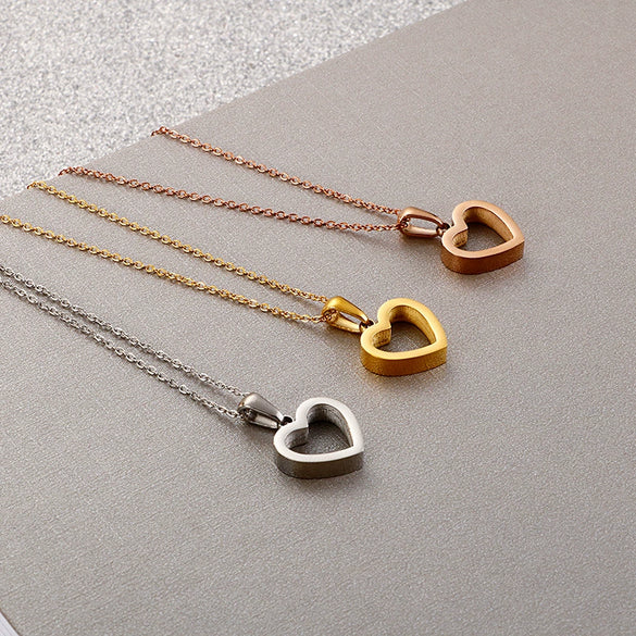 Wholesale Women's Heartshaped Titanium Steel Necklace With Electroplating Clavicle Chain Jewelry