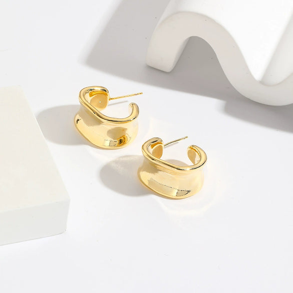 Wholesale Women's High Sense Geometric Copper Zircon Earrings With Electroplating And Color Retention Plating Cshaped And Asymmetrical Design