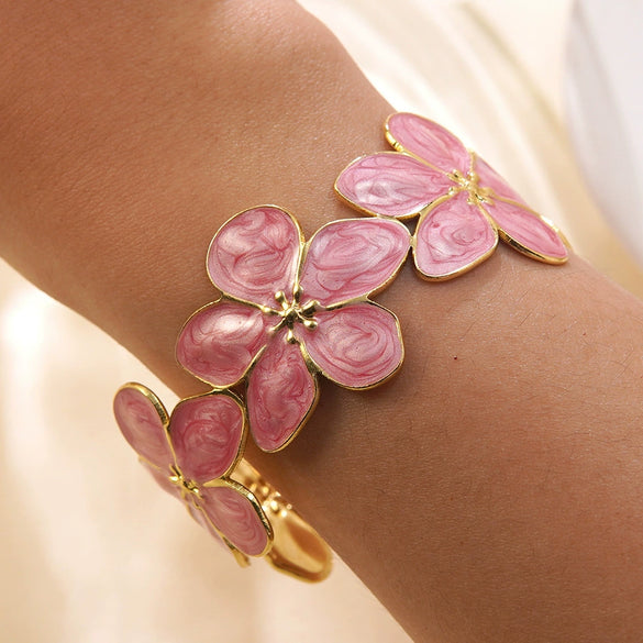 Wholesale Women's Highend Geometric Open Stainless Steel Oildripping Flower Bracelet