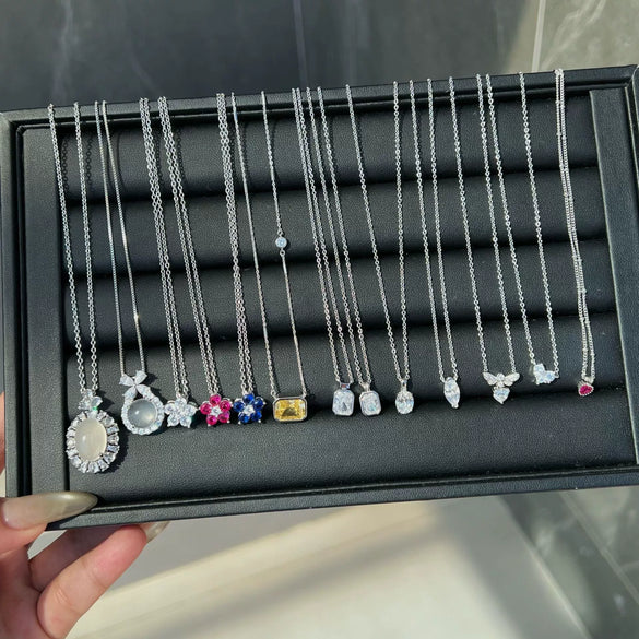 Wholesale Women's Highend S925 Sterling Silver Clavicle Chain With Flower And Oval Shaped Pendant And Electroplating