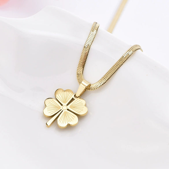 Wholesale Women's Hip Hop Stainless Steel Flat Snake Bone Chain With Hollow Love Clover Pattern Necklace