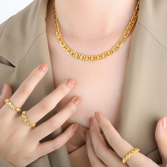 Wholesale Women's Hiphop Thick Chain Pig Nose Titanium Steel Clavicle Necklace With Geometric Design And Electroplating