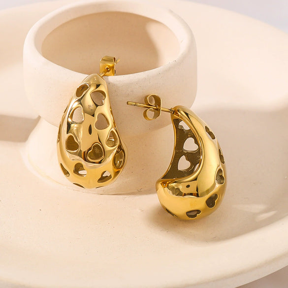 Wholesale Women's Hollow Love Exaggerated Earrings In Cashew Nuts Shape Stainless Steel With 18K Vacuum Plating In Furnace Heart And Geometric Patterns