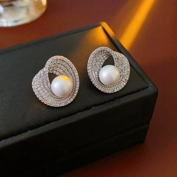 Wholesale Women's Imitation Pearl Geometric Style Electroplated Earrings