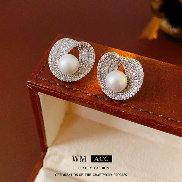 Wholesale Women's Imitation Pearl Geometric Style Electroplated Earrings