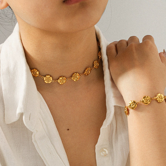 Wholesale Women's Ins Style Flower Pattern Stainless Steel Electroplated Necklace And Bracelet Jewelry