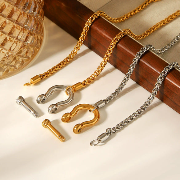 Wholesale Women's Ins Style Geometric Gold Plated Stainless Steel Carabiner Pendant Thick Chain Necklace