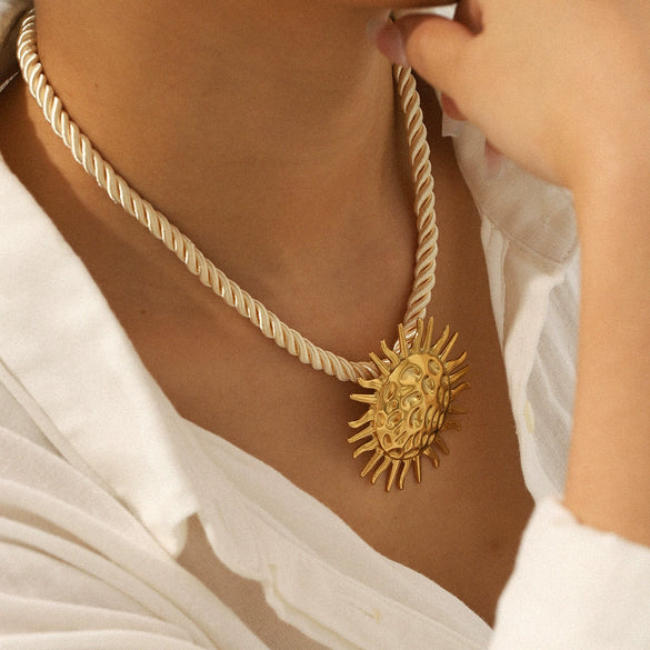 Wholesale Women's Ins Style Minimalist Geometric Stainless Steel Hammered Sun Pendant Necklace With Twist Chain And Electroplating