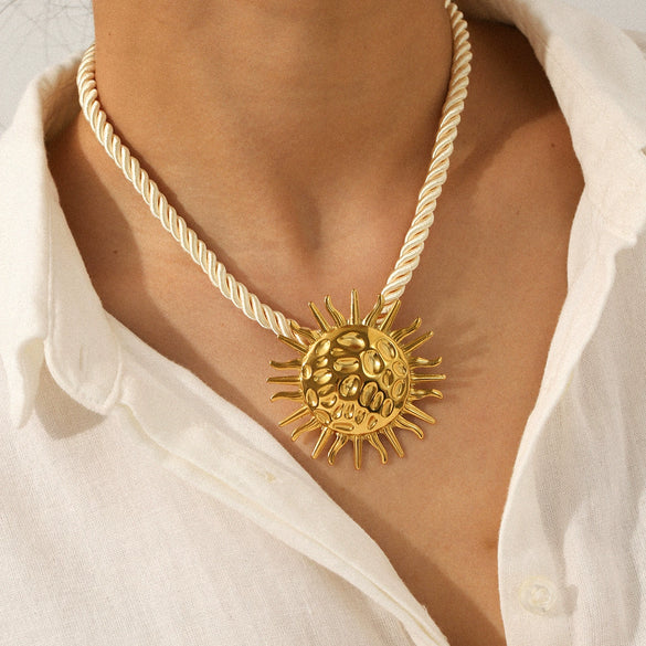 Wholesale Women's Ins Style Minimalist Geometric Stainless Steel Hammered Sun Pendant Necklace With Twist Chain And Electroplating