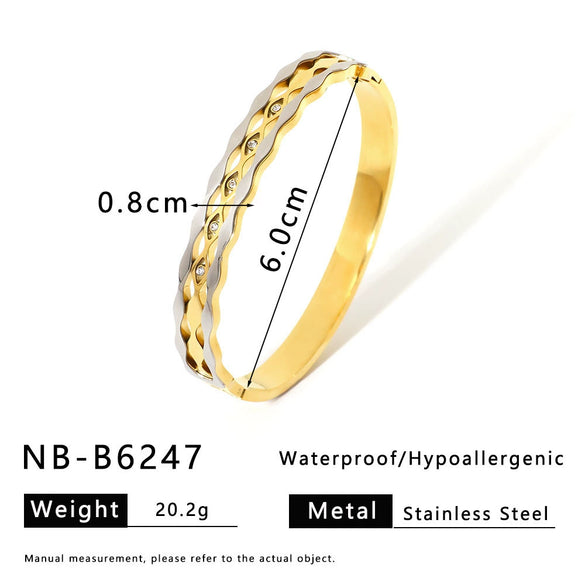 Wholesale Women's Ins Style Stainless Steel Quadrilateral Diamond Texture 18K Gold Plated Bracelet