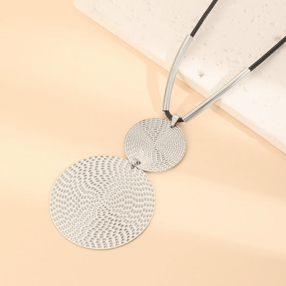 Wholesale Women's Iron Double Round Pendant Necklace With Exaggerated Geometric Pattern And Rope Chain Electroplated