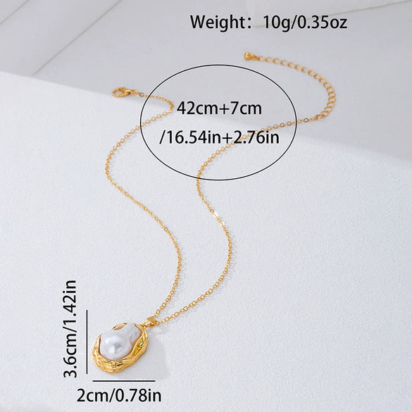 Wholesale Women's Irregularshaped Flower Pattern Pearl Pendant Necklace Made Of Zinc Alloy With Electroplating