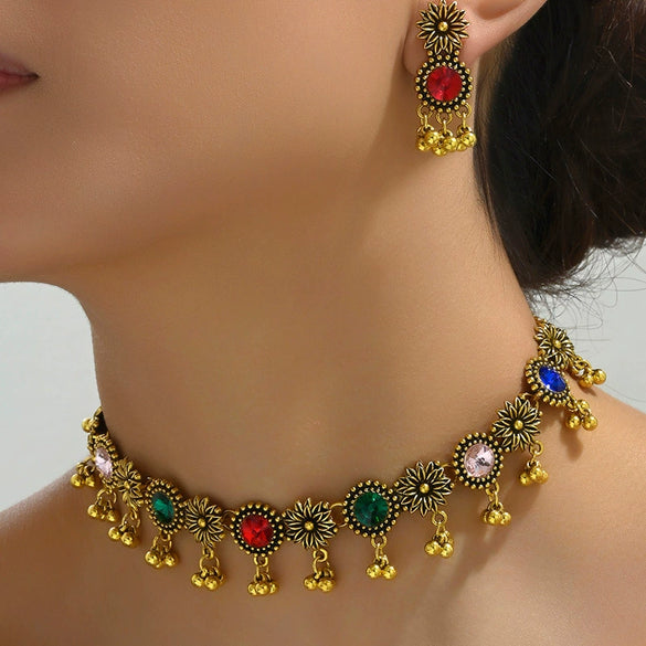 Wholesale Women's Jewelry Alloy Geometric Vintage Flower Flash Diamond Drop Pendant Necklace With Electroplating And Twist Chain