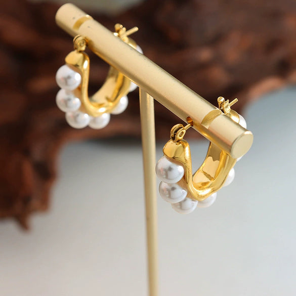 Wholesale Women's Jewelry French Retro Imitation Pearl Baroque Style Titanium Steel Earrings With Geometric Pattern And Electroplating Treatment