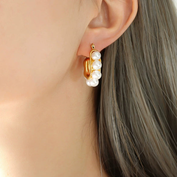 Wholesale Women's Jewelry French Retro Imitation Pearl Baroque Style Titanium Steel Earrings With Geometric Pattern And Electroplating Treatment