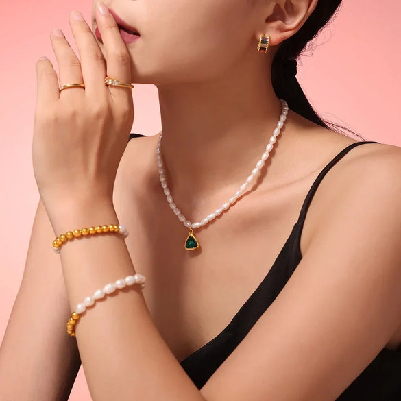 Wholesale Women's Jewelry Set With Angular Pendant Made Of Freshwater Pearl Glass And Titanium Steel Electroplated