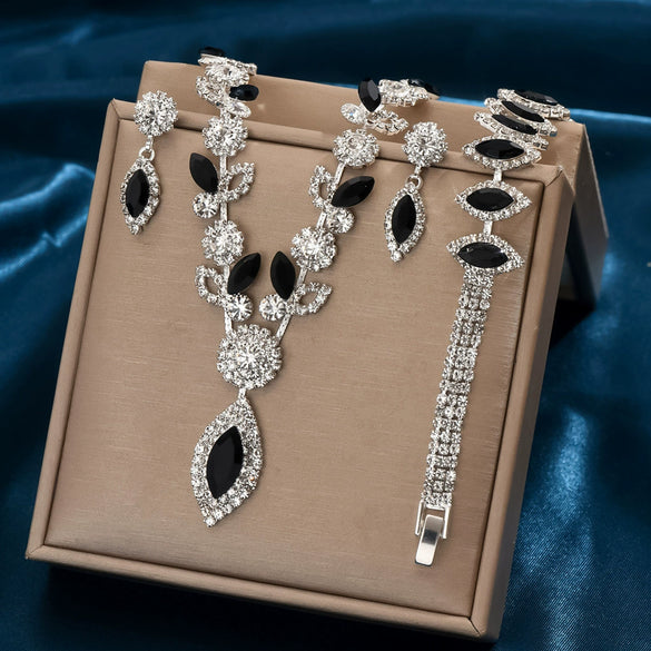 Wholesale Women's Jewelry Set With White Crystal Flower Design Rhinestone Material Love Water Drops Bells Pattern Electroplating Treatment