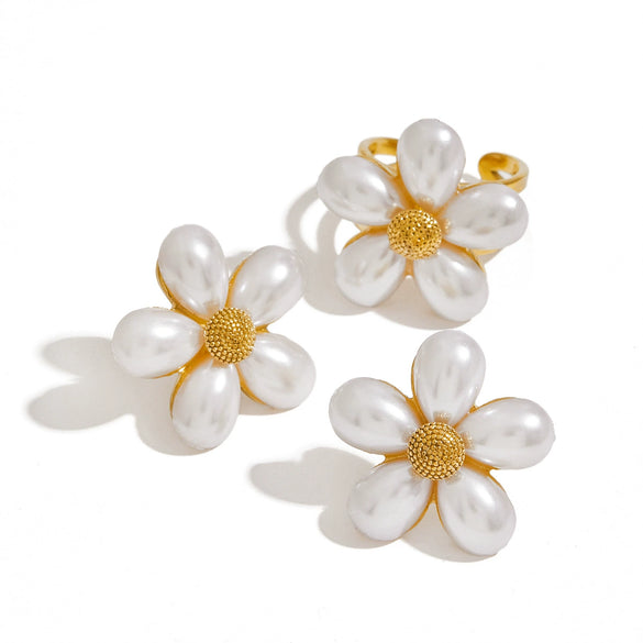 Wholesale Women's Jewelry Shell Bead Ring And Stainless Steel Earrings With Flower Pattern And Electroplating Titanium Steel Material