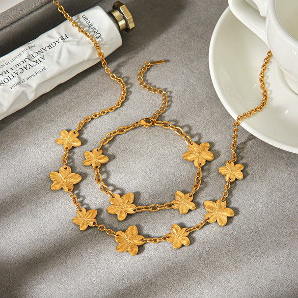 Wholesale Women's Jewelry Stainless Steel Geometric Fivepetal Flower Necklace And Bracelet With Electroplating Oshaped Chain