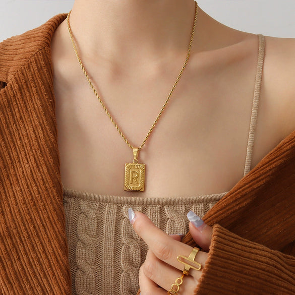 Wholesale Women's Jewelry 316L Stainless Steel Luxury Retro Necklace With Geometric Pattern And Electroplating Treatment