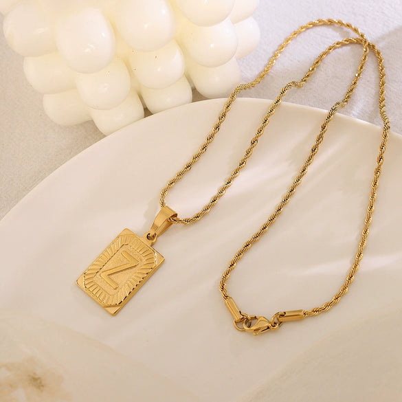 Wholesale Women's Jewelry 316L Stainless Steel Luxury Retro Necklace With Geometric Pattern And Electroplating Treatment