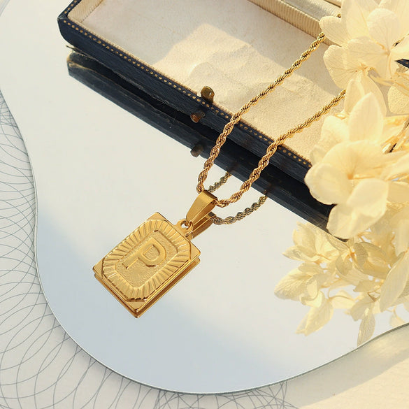 Wholesale Women's Jewelry 316L Stainless Steel Luxury Retro Necklace With Geometric Pattern And Electroplating Treatment