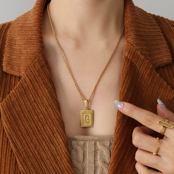 Wholesale Women's Jewelry 316L Stainless Steel Luxury Retro Necklace With Geometric Pattern And Electroplating Treatment