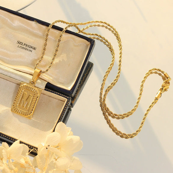 Wholesale Women's Jewelry 316L Stainless Steel Luxury Retro Necklace With Geometric Pattern And Electroplating Treatment