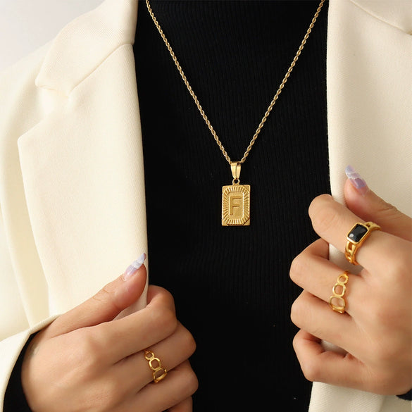 Wholesale Women's Jewelry 316L Stainless Steel Luxury Retro Necklace With Geometric Pattern And Electroplating Treatment