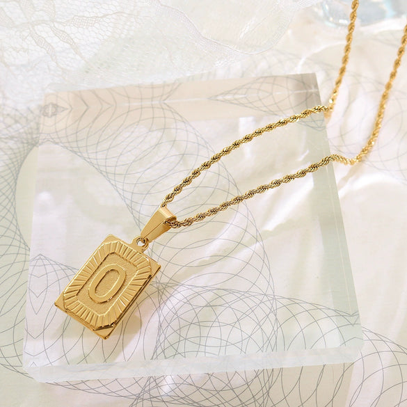 Wholesale Women's Jewelry 316L Stainless Steel Luxury Retro Necklace With Geometric Pattern And Electroplating Treatment