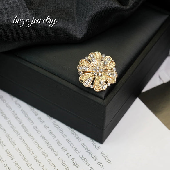 Wholesale Women's Jewelry Zinc Alloy Geometric Flower Rhombus Star Electroplated Antiexposure Brooch For Clothing Accessories