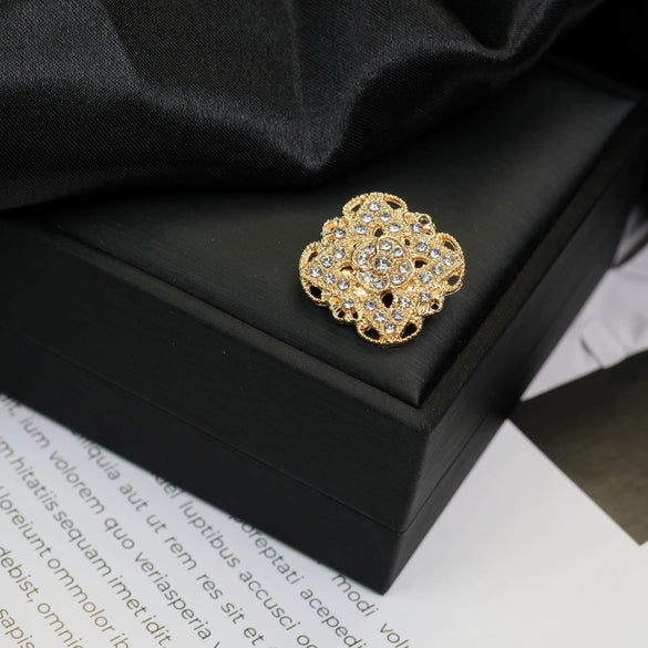 Wholesale Women's Jewelry Zinc Alloy Geometric Flower Rhombus Star Electroplated Antiexposure Brooch For Clothing Accessories