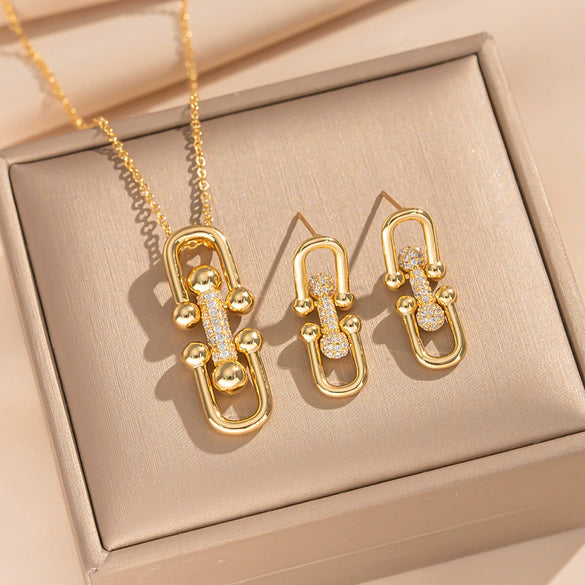 Wholesale Women's 18K Gold Electroplated Zircon Inlaid Horseshoe Buckle Pig Nose Pendant And Earrings Set Made Of Environmentally Friendly Copper Light Luxury Accessories